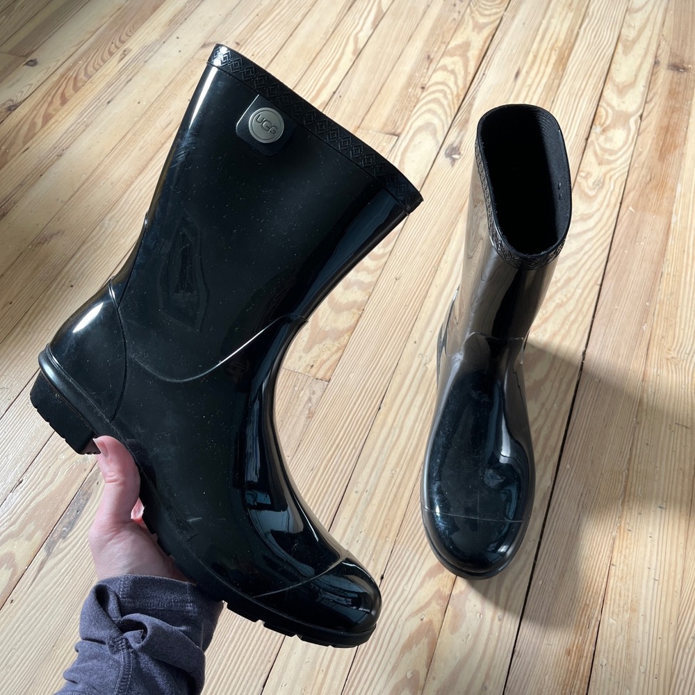 UGG Shaye Rain Boots Women 9 Black Glossy Waterproof Tall Rubber Wellington